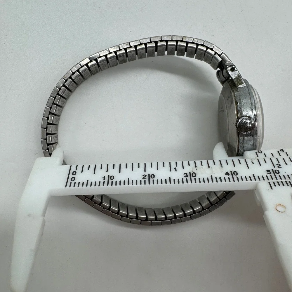 Timex width face monochromatic